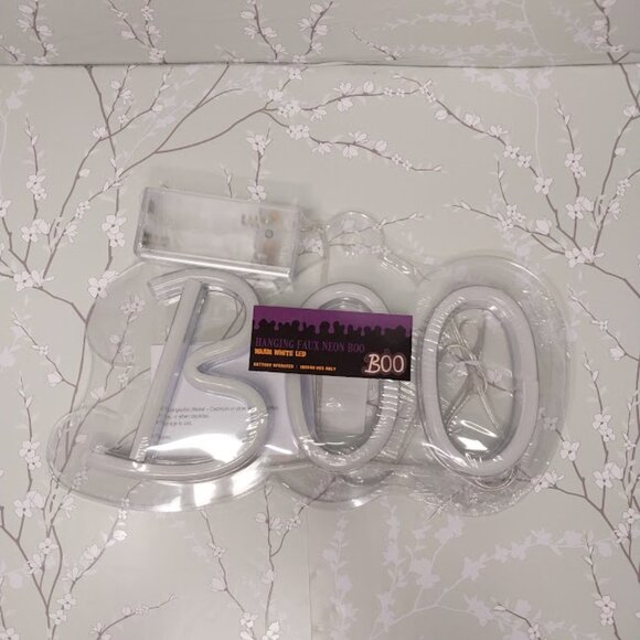 Hanging Faux Neon BOO Sign - Picture 2 of 4